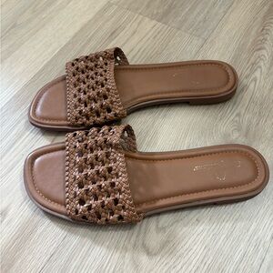 Tommy Bahama Sallie Slip On Sandals